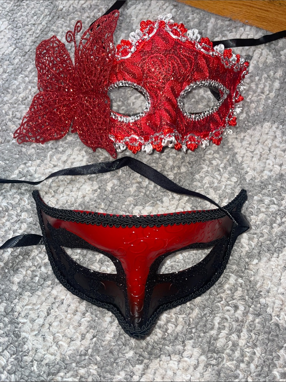 Masquerade Masks Set - Picture 10 of 10